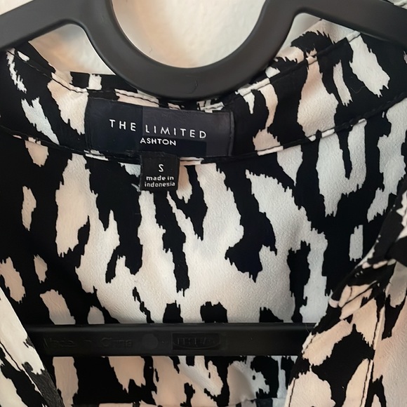 Black and White Patterned Shirt Dress - Picture 5 of 5